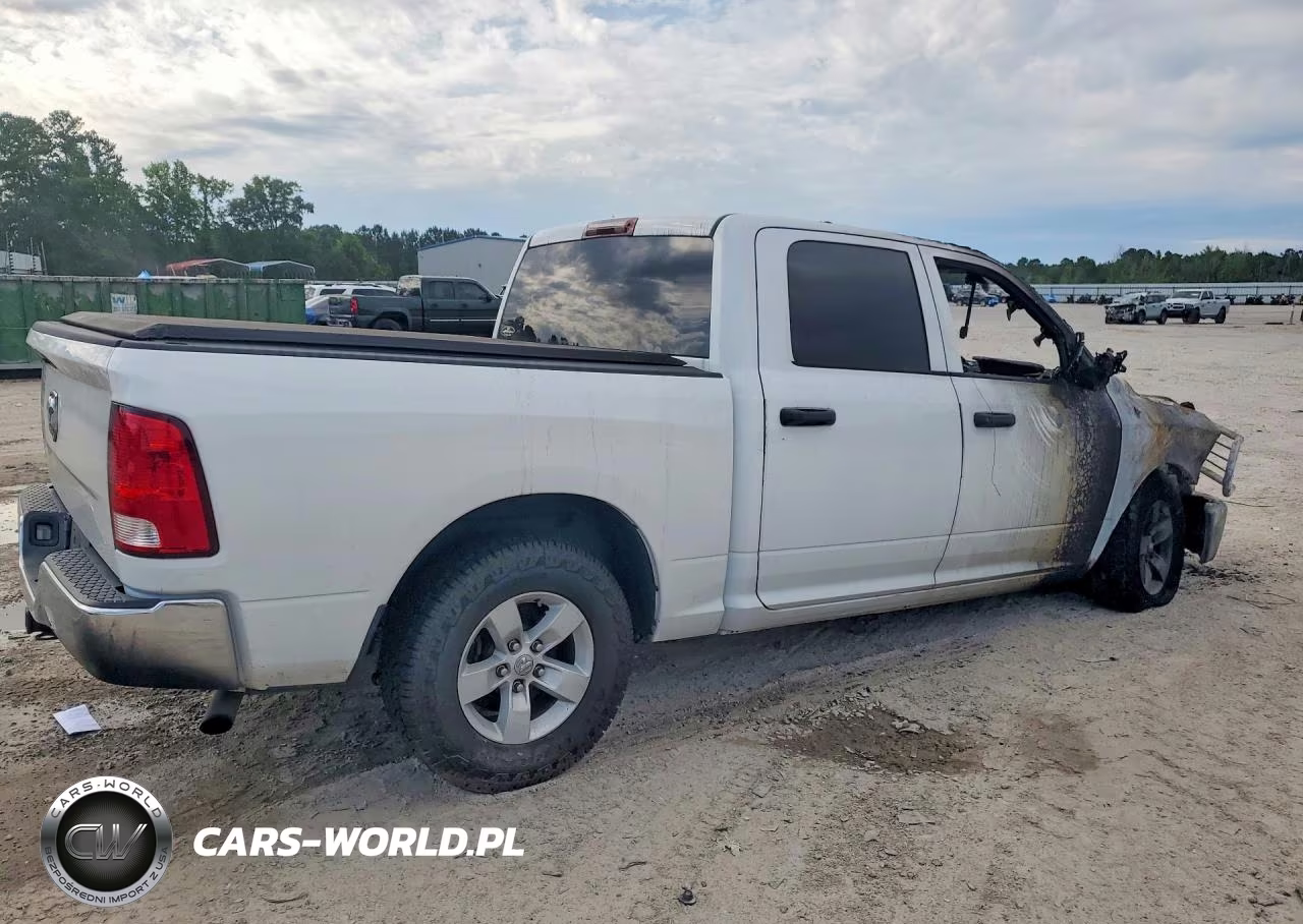 2019 Ram 1500 Classic Tradesman VIN:1C6RR6KM5KS723020 - 3