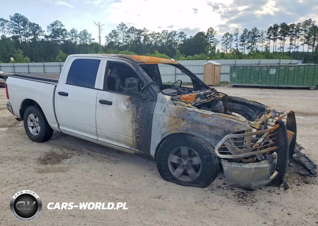 2019 Ram 1500 Classic Tradesman VIN:1C6RR6KM5KS723020 - 4