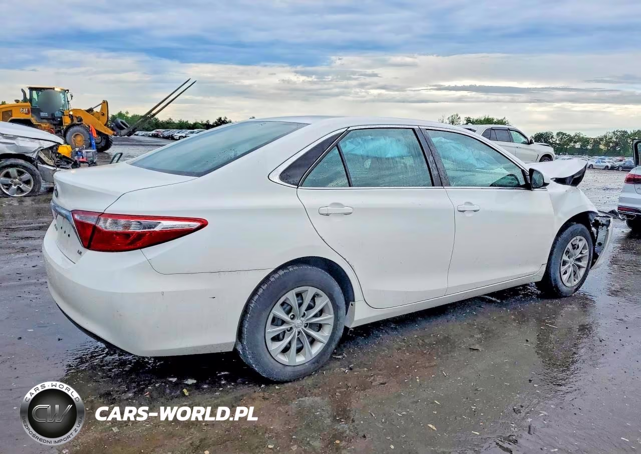 2017 Toyota Camry Le VIN:4T1BF1FK7HU341157 - 3