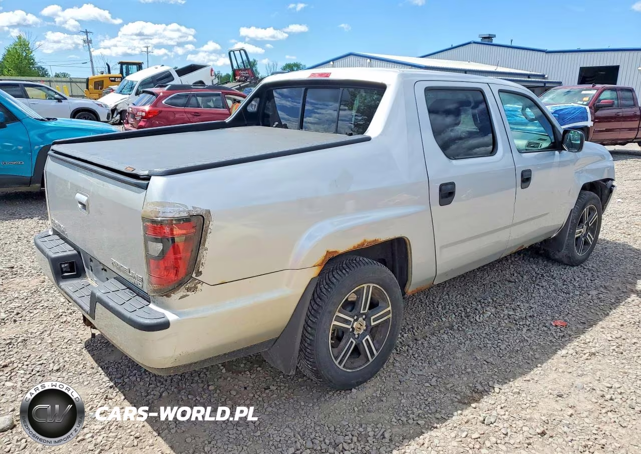 2013 Honda Ridgeline Sport VIN:5FPYK1F76DB003149 - 3