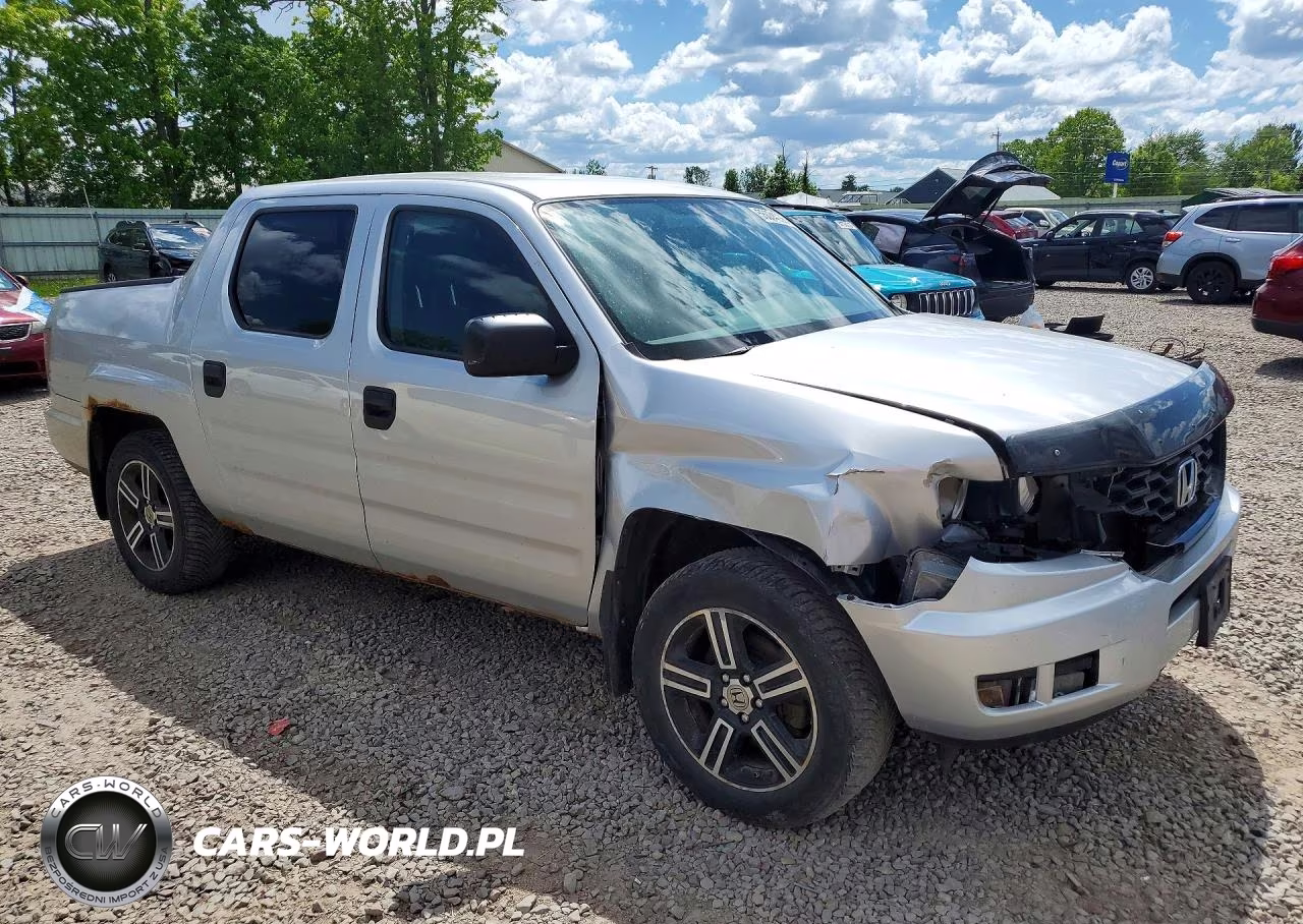 2013 Honda Ridgeline Sport VIN:5FPYK1F76DB003149 - 4