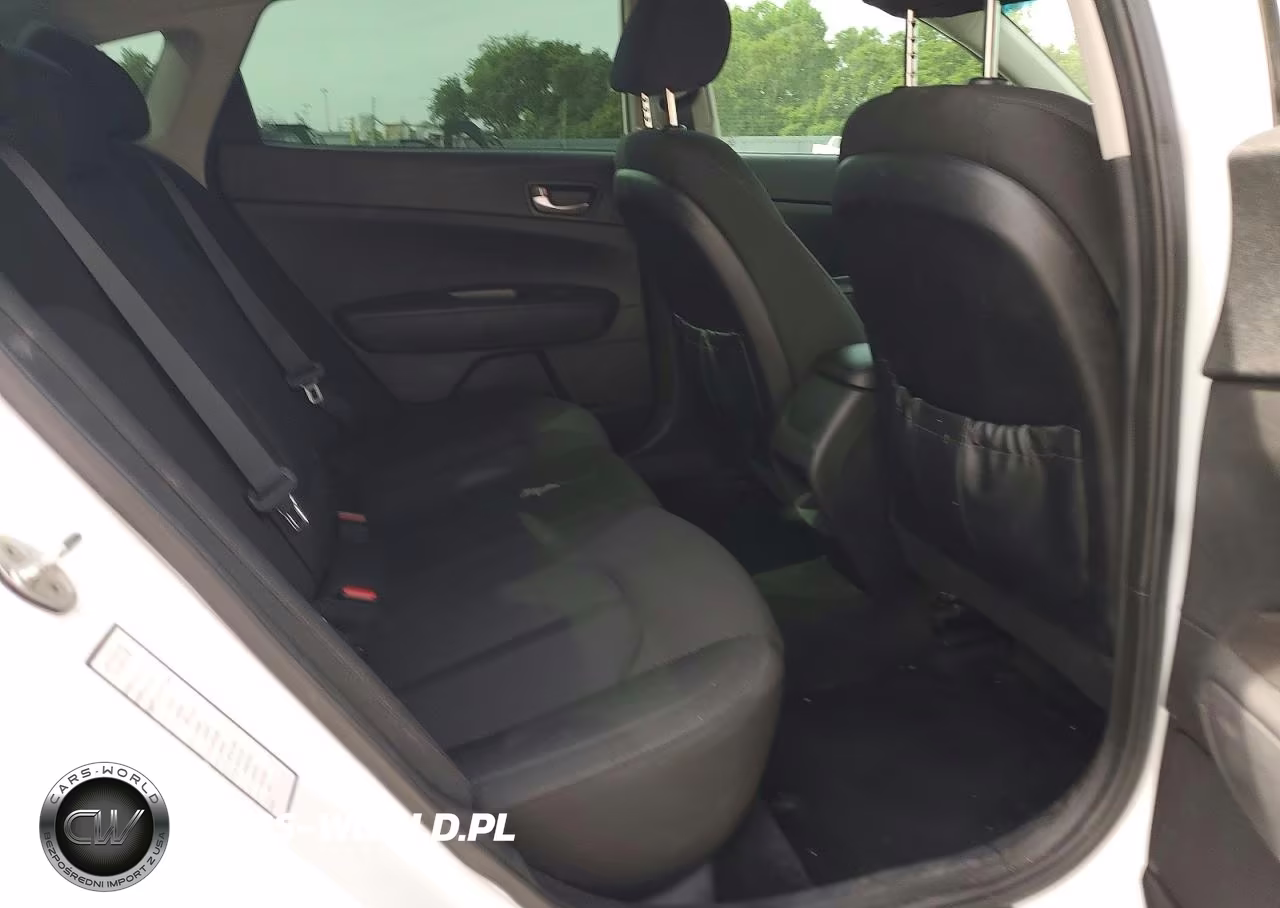 2018 Kia Optima Lx VIN:5XXGT4L32JG201708 - 10