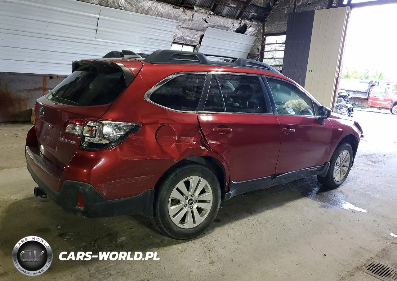 2018 Subaru Outback 2.5I Premium VIN:4S4BSACC0J3315939 - 3