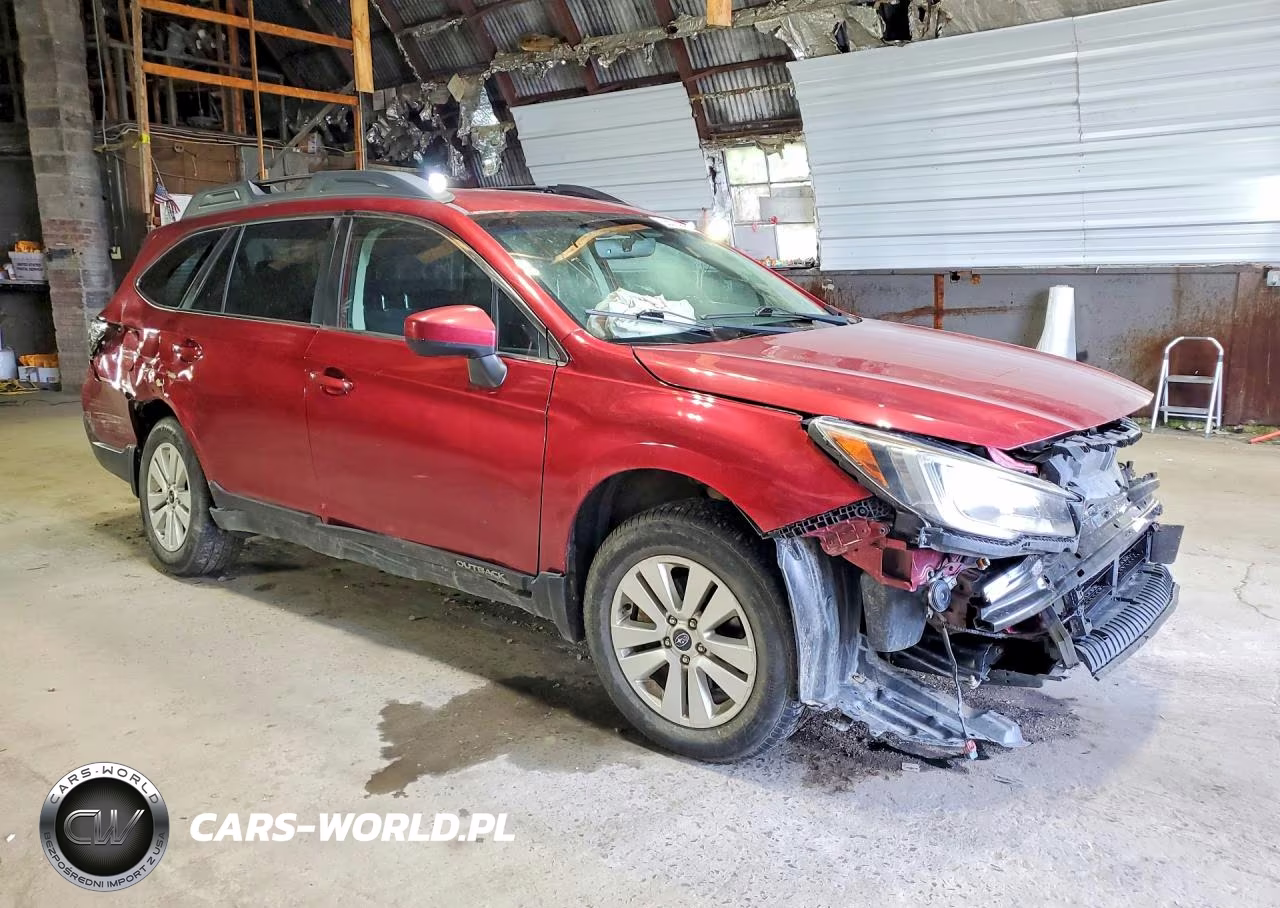 2018 Subaru Outback 2.5I Premium VIN:4S4BSACC0J3315939 - 4