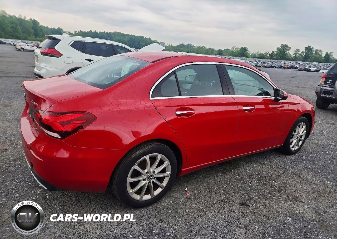2019 Mercedes-Benz A 220 4Matic VIN:WDD3G4FB2KW024346 - 3