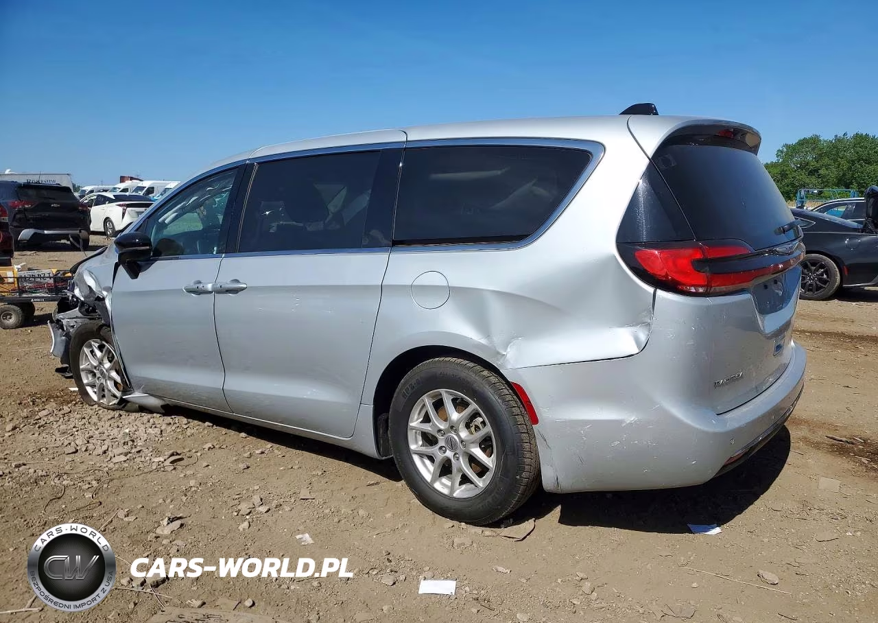 2024 Chrysler Pacifica Touring L VIN:2C4RC1BG2RR155201 - 2