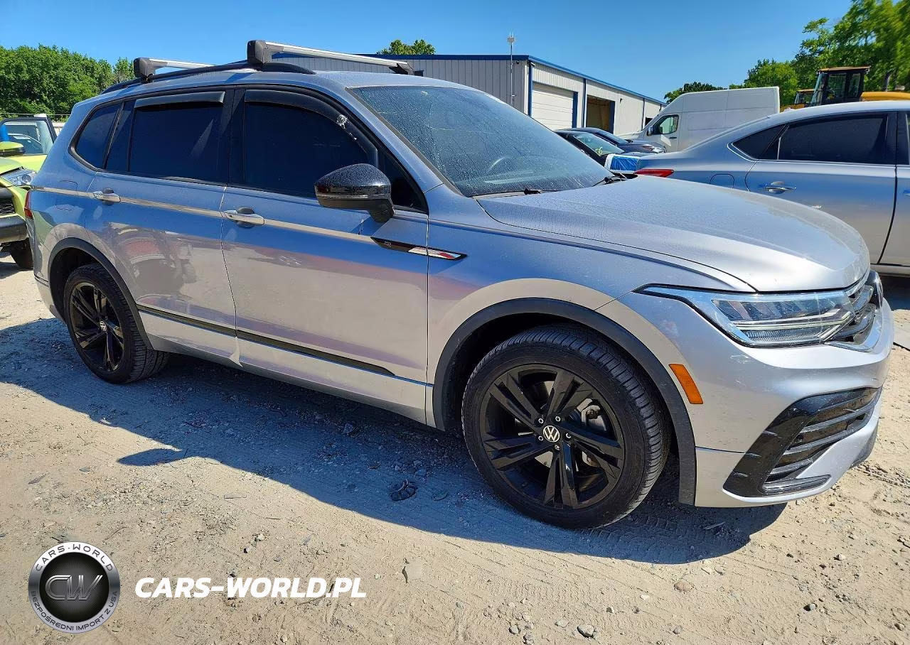 2023 Volkswagen Tiguan Se R-Line Black VIN:3VVCB7AX9PM072836 - 4
