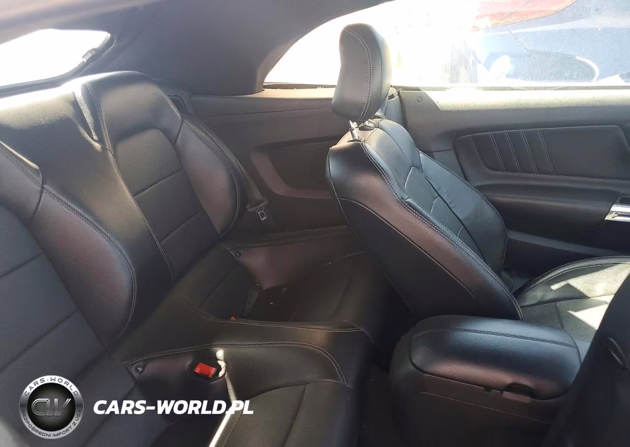 2020 Ford Mustang VIN:1FATP8UH0L5136584 - 10