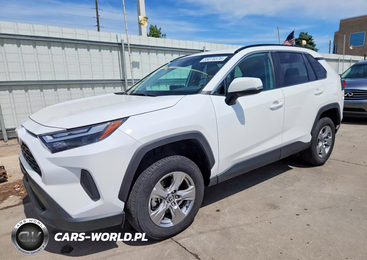 2025 Toyota Rav4 Xle – zdjęcie 1 z 14