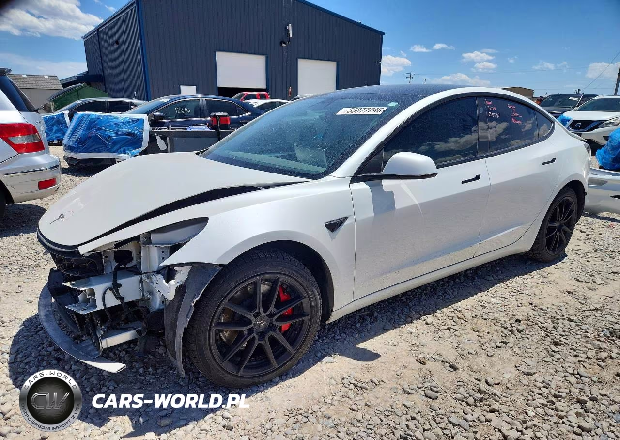 2021 Tesla Model 3 – zdjęcie 1 z 13