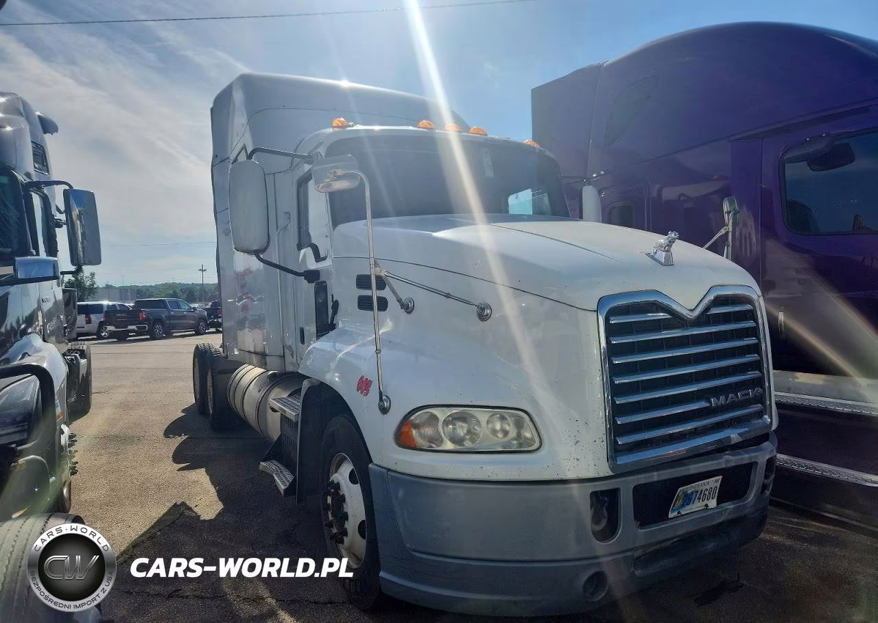 2015 Mack Cxu613 Semi Truck
