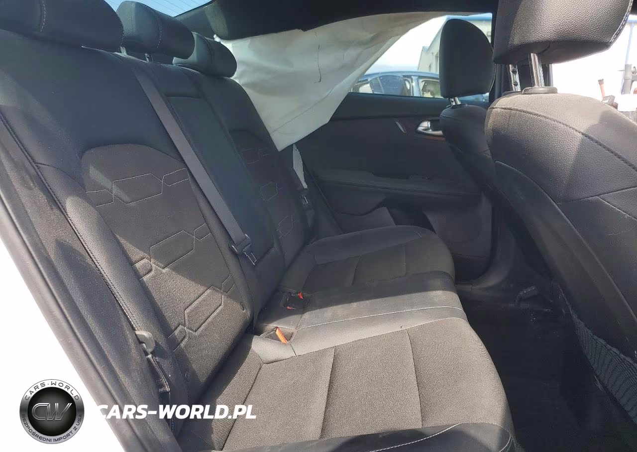 2023 Kia Forte Gt Line VIN:3KPF54AD9PE687159 - 10