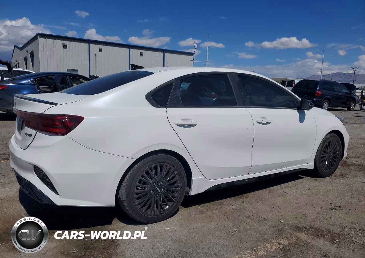 2023 Kia Forte Gt Line VIN:3KPF54AD9PE687159 - 3