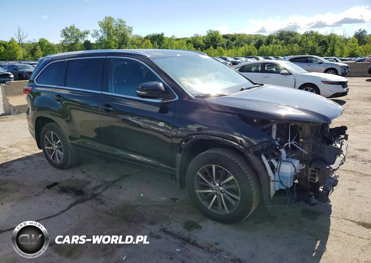 2017 Toyota Highlander Xle VIN:5TDJZRFH7HS482504 - 4