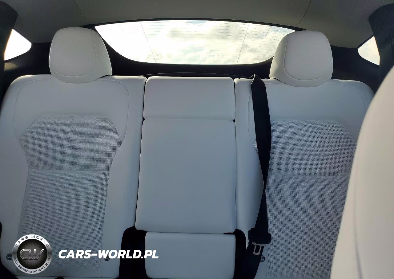 2026 Tesla Model Y VIN:7SAYGDED1TA473218 - 10