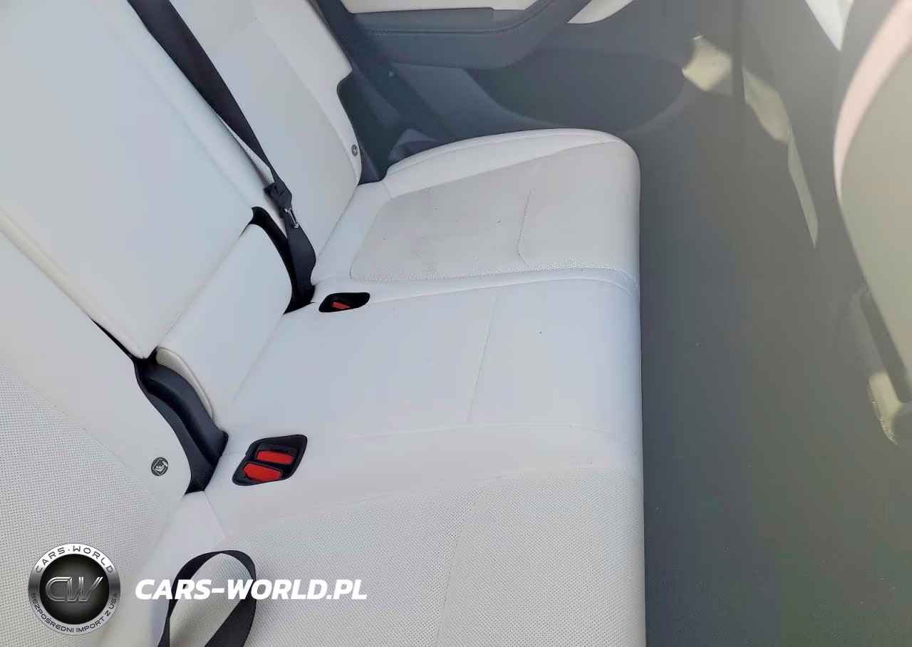 2026 Tesla Model Y VIN:7SAYGDED1TA473218 - 11