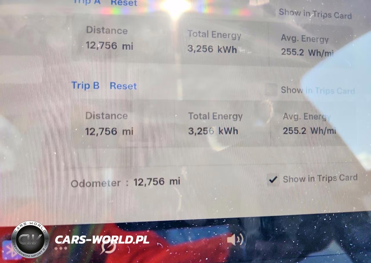 2026 Tesla Model Y VIN:7SAYGDED1TA473218 - 9