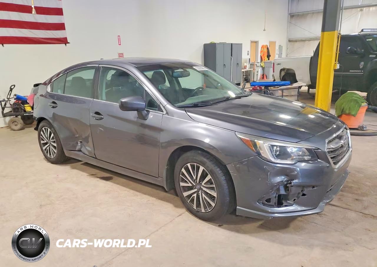 2018 Subaru Legacy 2.5I Premium VIN:4S3BNAD60J3024720 - 4
