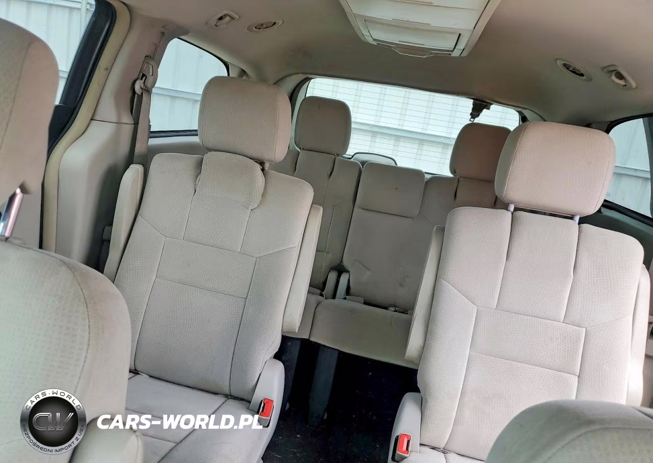 2011 Chrysler Town & Country Touring VIN:2A4RR5DG1BR664991 - 10