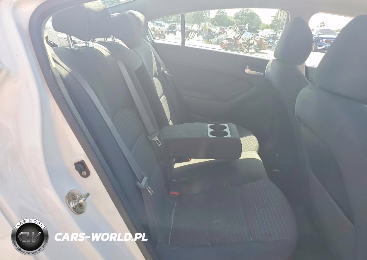 2018 Kia Forte Lx VIN:3KPFL4A75JE212308 - 10