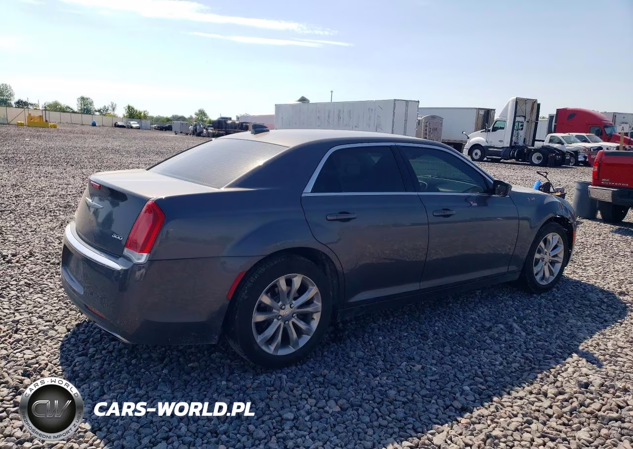 2016 Chrysler 300 Limited VIN:2C3CCARGXGH305137 - 3