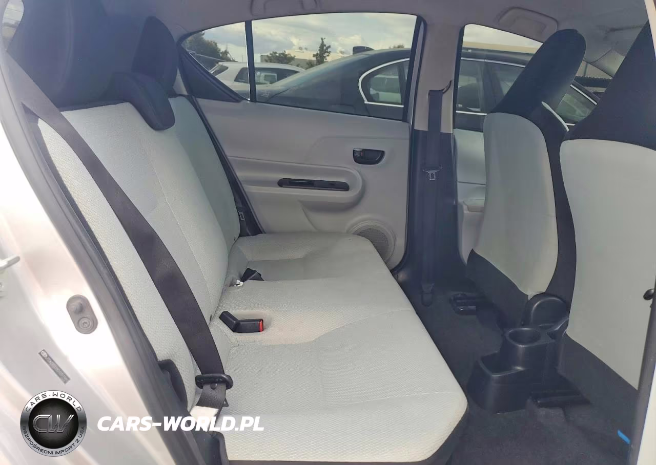 2013 Toyota Prius C One VIN:JTDKDTB38D1051980 - 10