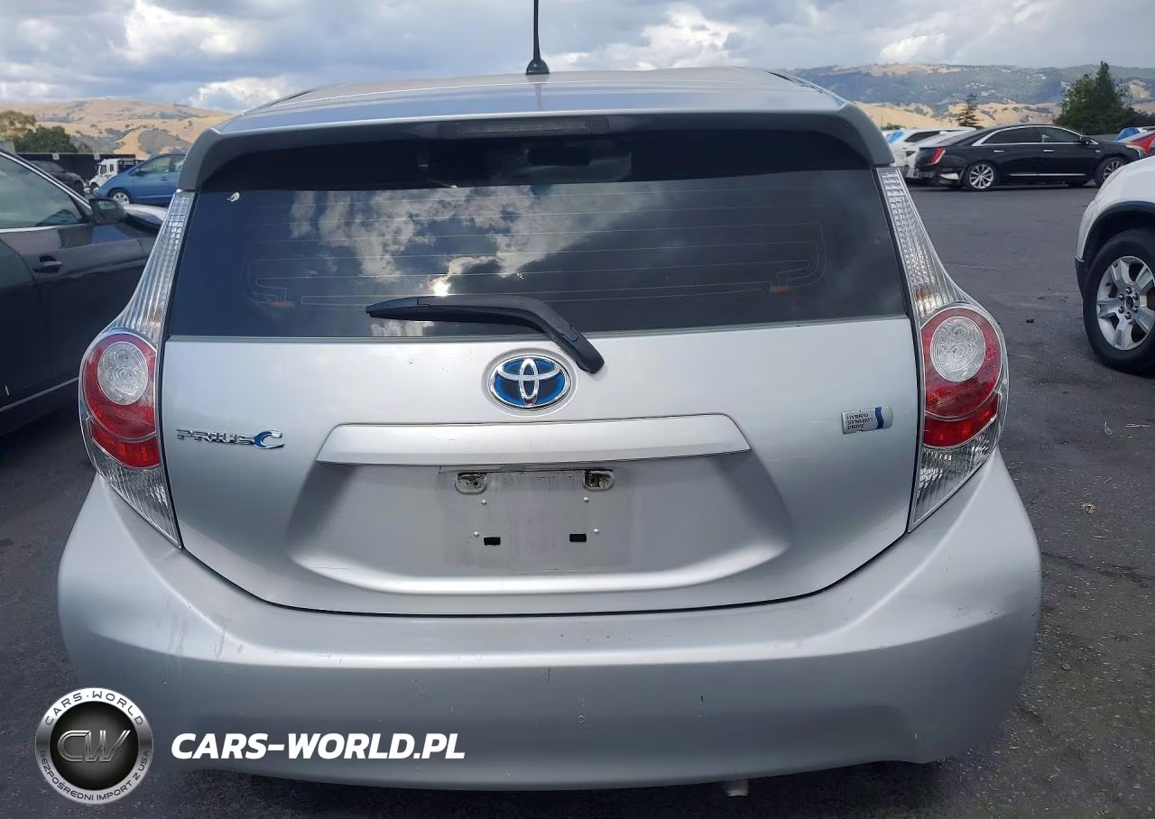 2013 Toyota Prius C One VIN:JTDKDTB38D1051980 - 6