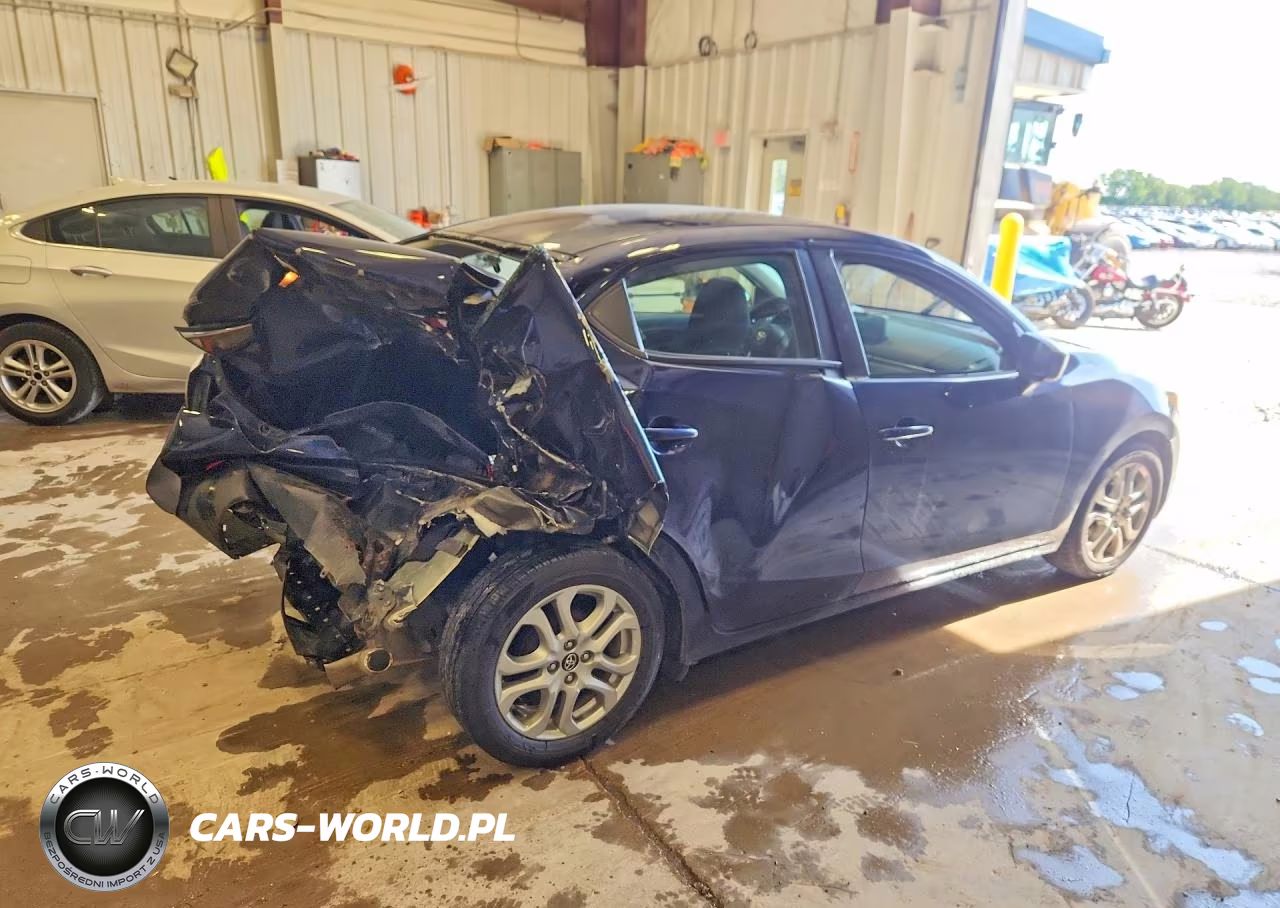 2018 Toyota Yaris Ia Base VIN:3MYDLBYVXJY310489 - 3