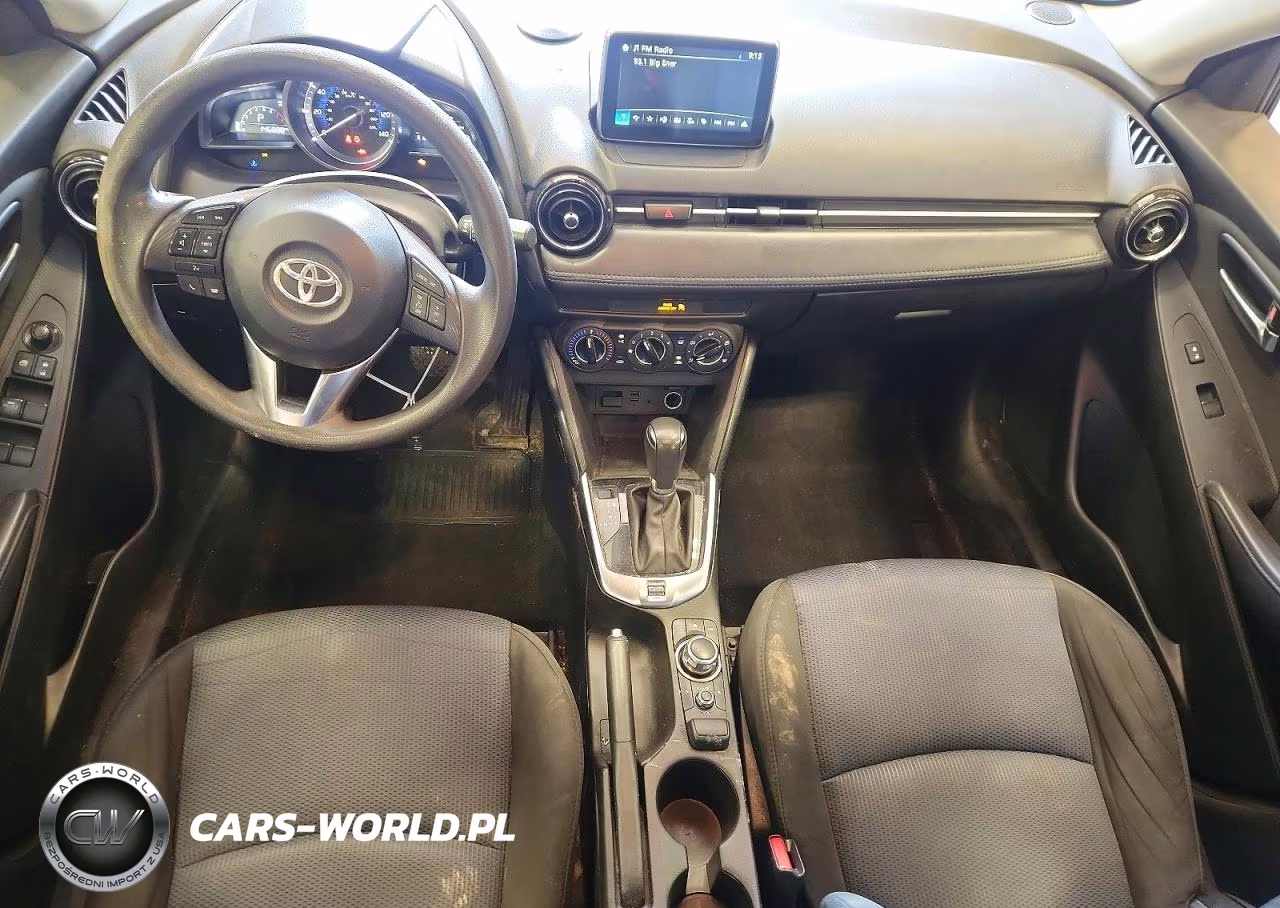2018 Toyota Yaris Ia Base VIN:3MYDLBYVXJY310489 - 8