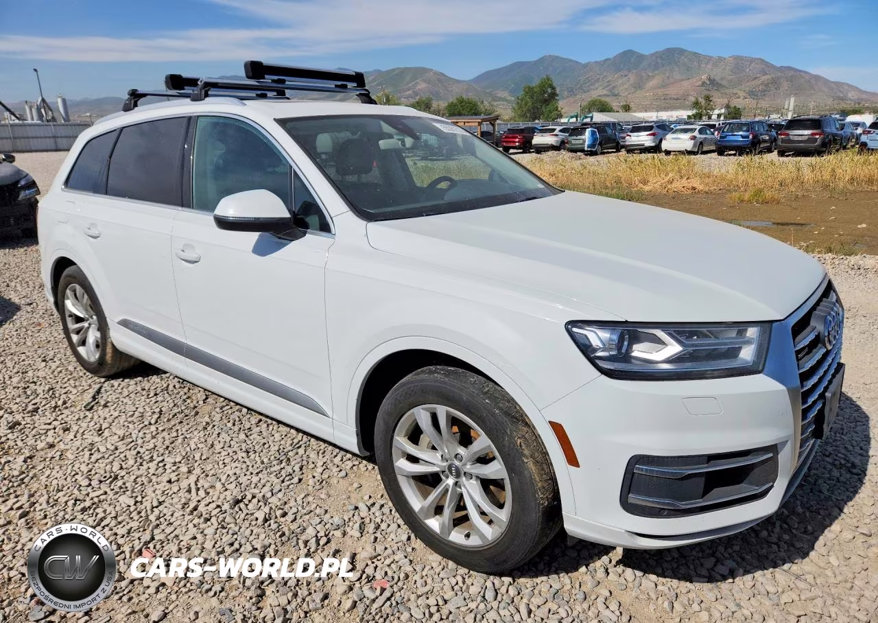 2017 Audi Q7 Premium Plus VIN:WA1LAAF72HD003999 - 4