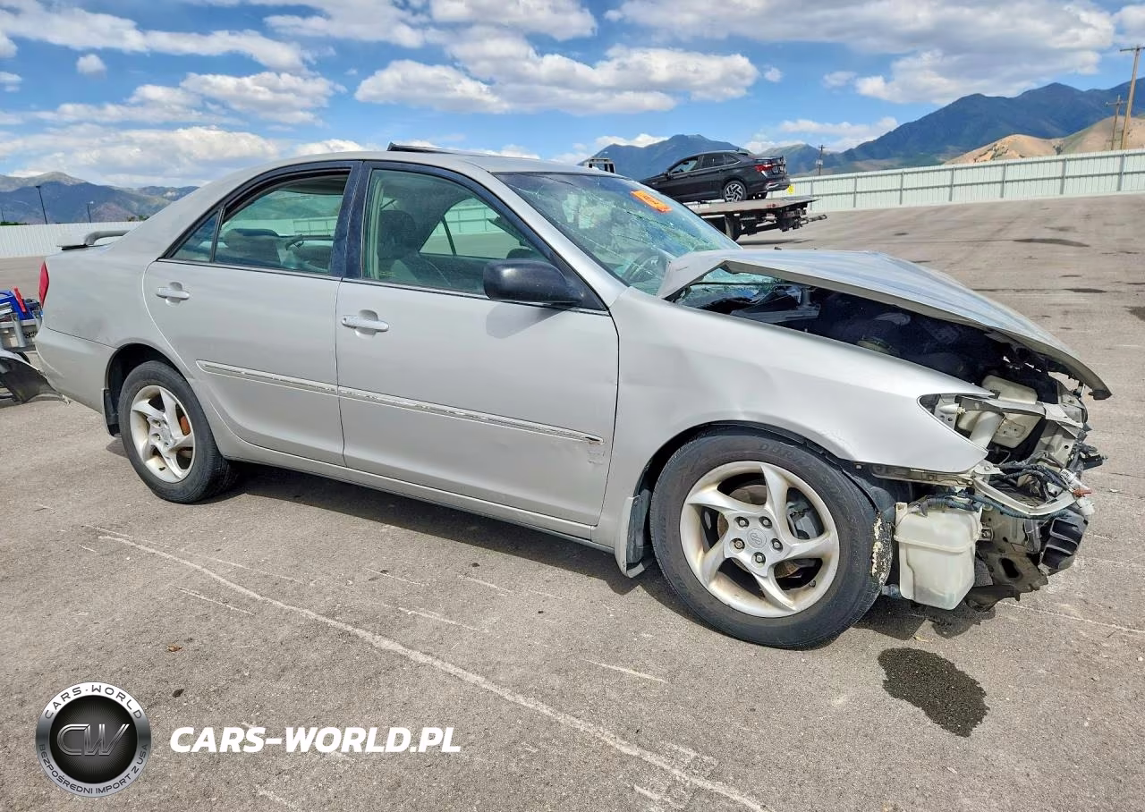 2004 Toyota Camry Xle VIN:4T1BE32K04U316616 - 4