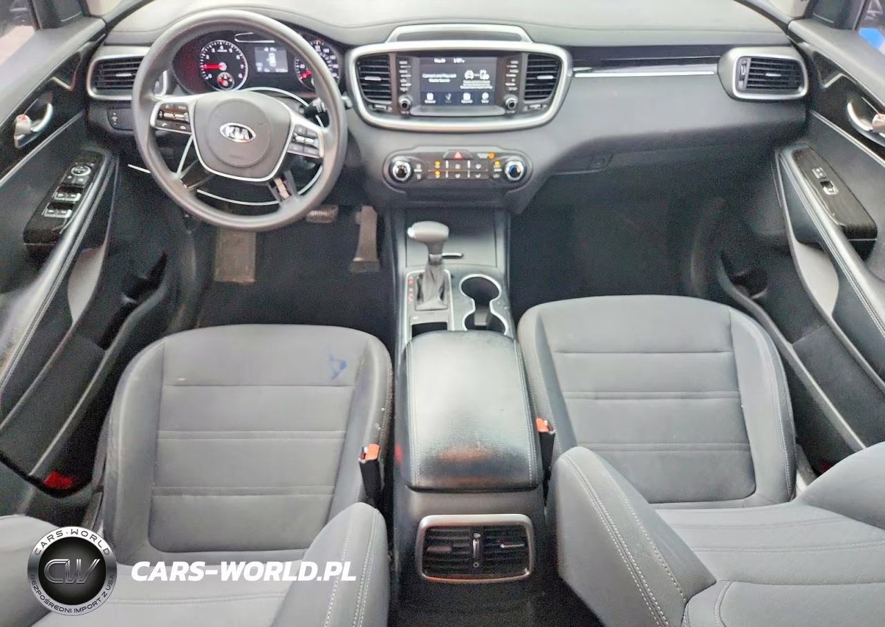 2019 Kia Sorento L VIN:5XYPG4A37KG474910 - 8