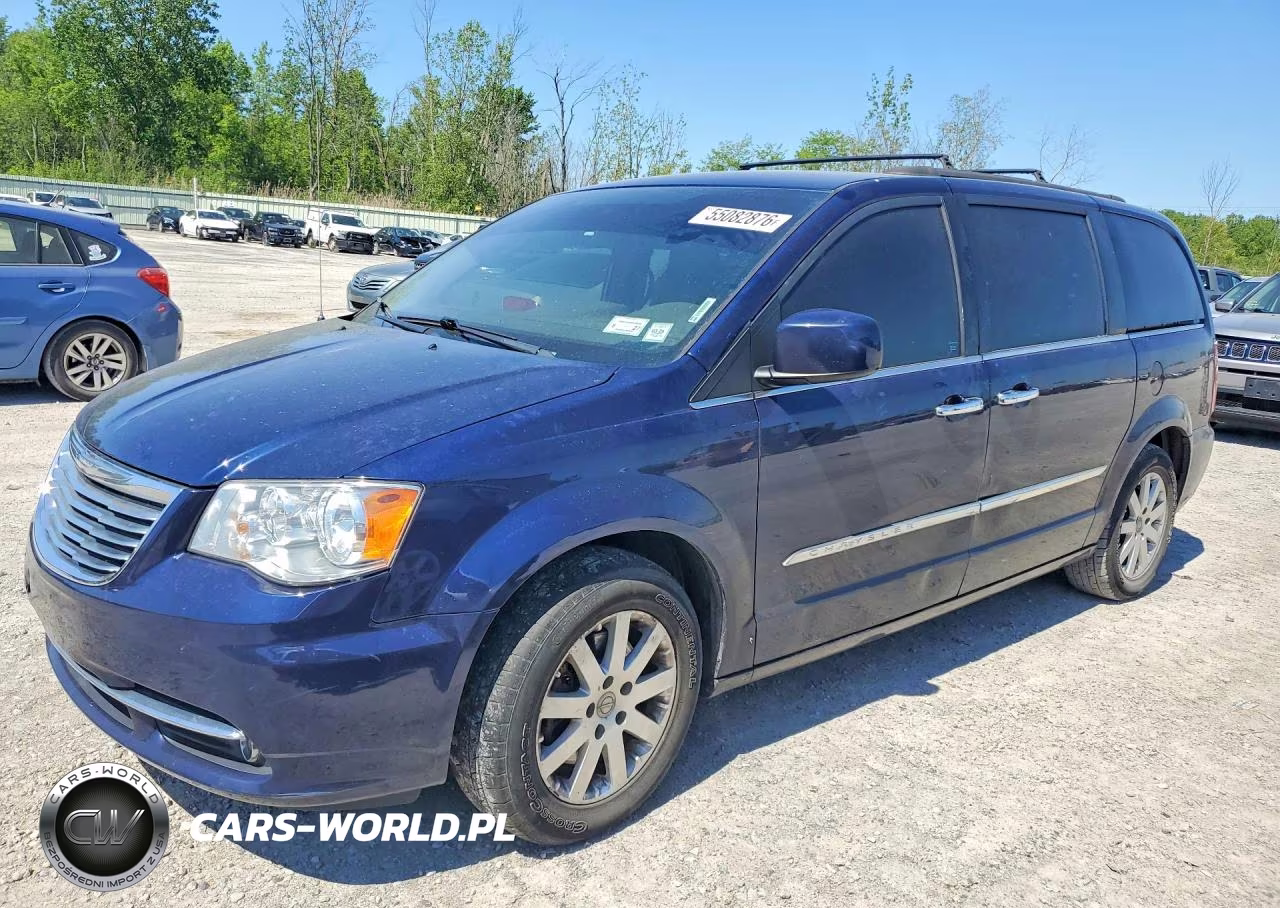 2015 Chrysler Town & Country Touring – zdjęcie 1 z 13