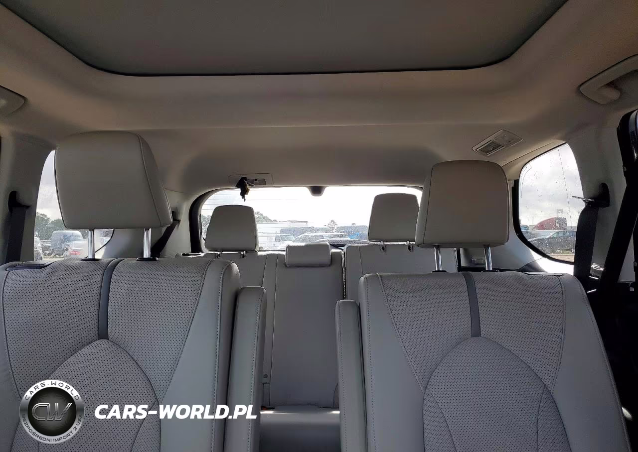 2025 Toyota Grand Highlander Platinum VIN:5TDAAAB52SS104067 - 10