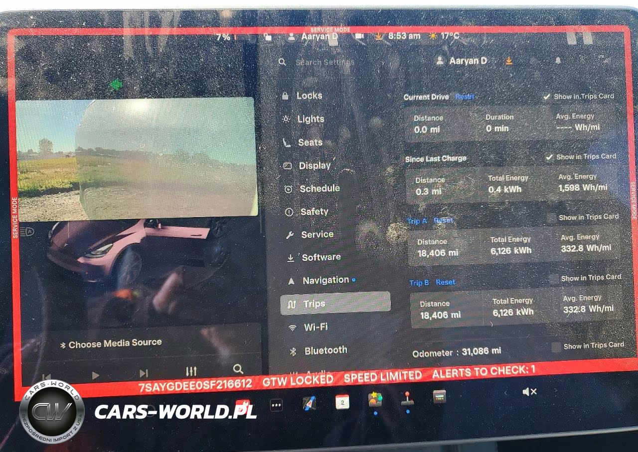 2025 Tesla Model Y VIN:7SAYGDEE0SF216612 - 9