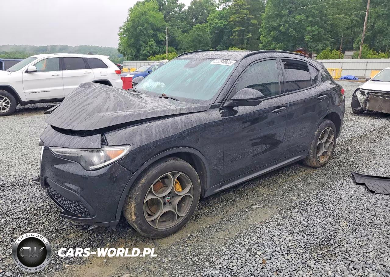 2018 Alfa Romeo Stelvio Sport