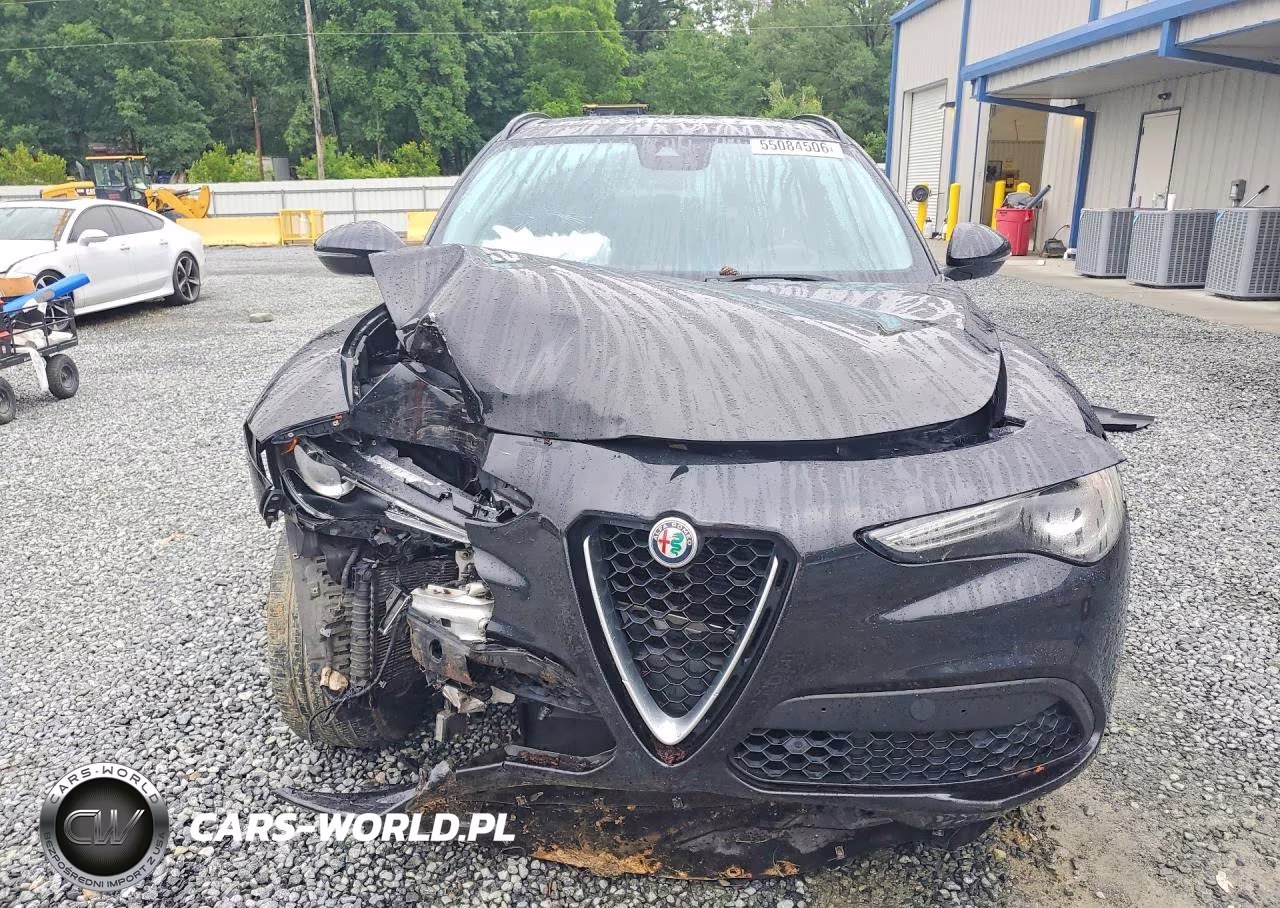 2018 Alfa Romeo Stelvio Sport VIN:ZASFAKPN8J7B74581 - 5