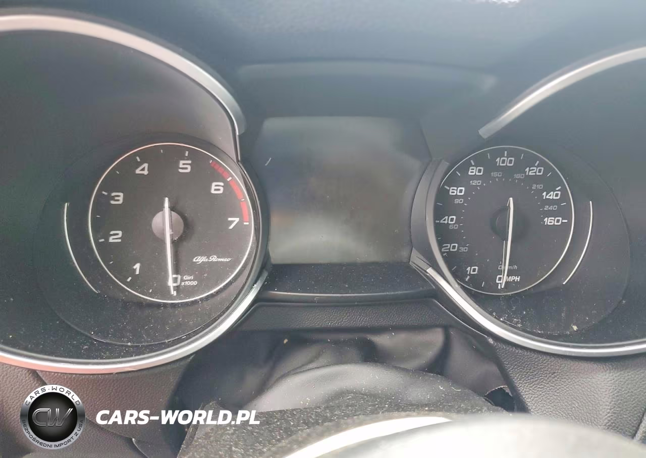 2018 Alfa Romeo Stelvio Sport VIN:ZASFAKPN8J7B74581 - 9