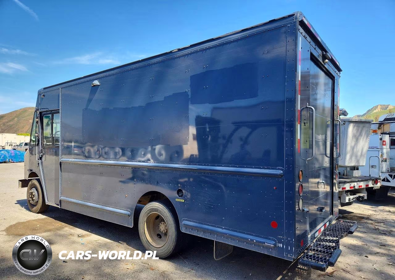 2020 Freightliner Chassis M Line Walk-In Van VIN:4UZAC2EA1LCLZ7063 - 2