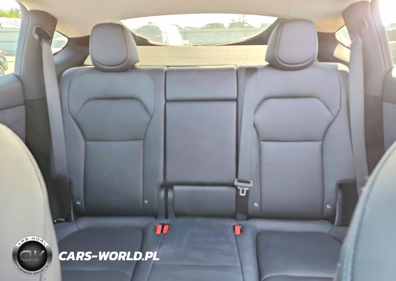 2026 Tesla Model Y VIN:7SAYGDEE7TF566711 - 10