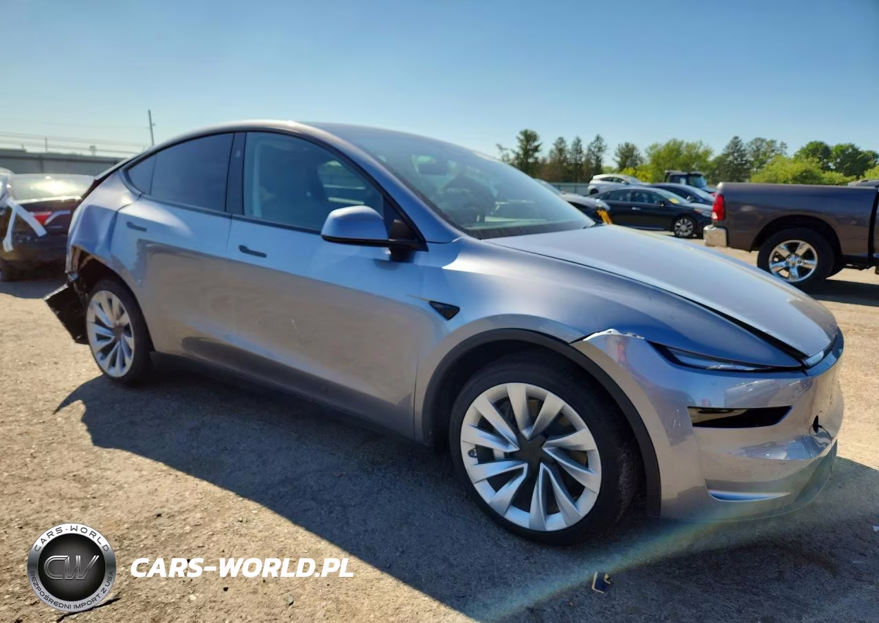 2026 Tesla Model Y VIN:7SAYGDEE7TF566711 - 4