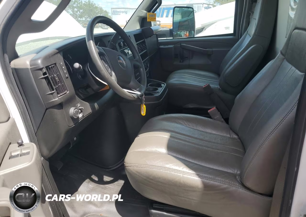 2023 GMC Savana Box Truck VIN:7GZ37TC76PN007067 - 7