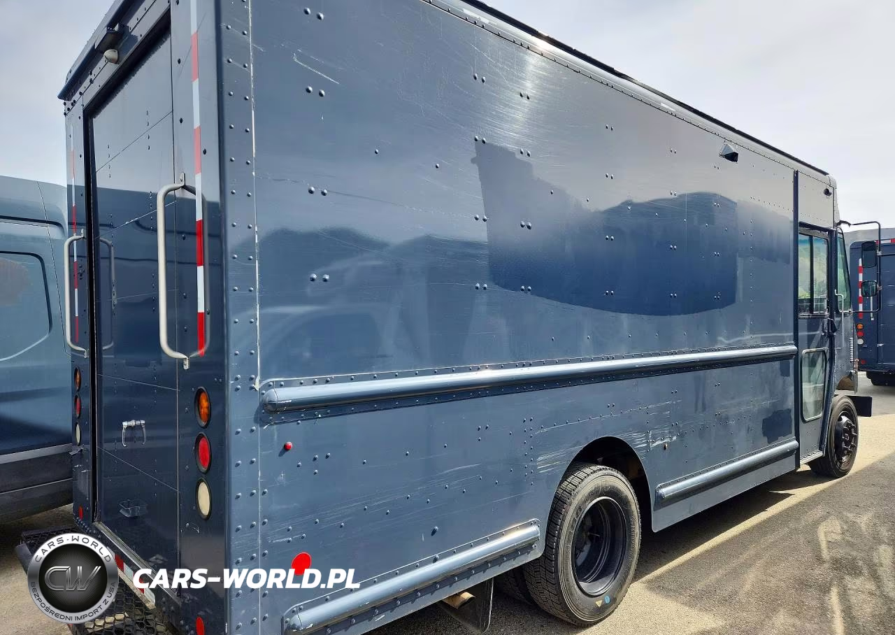 2020 Freightliner Chassis M Line Walk-In Van VIN:4UZAC2EA1LCLZ7001 - 3