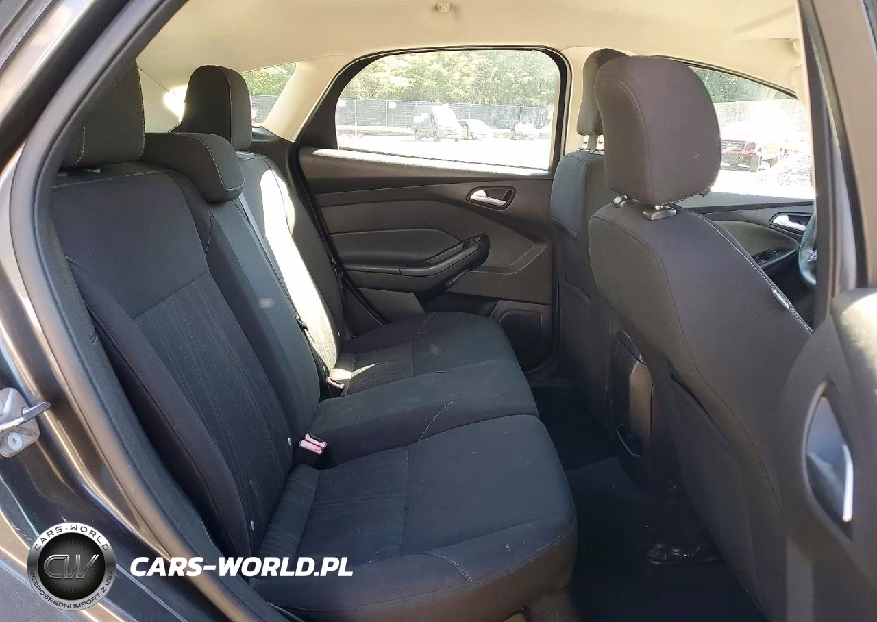 2015 Ford Focus Se VIN:1FADP3K26FL222777 - 10