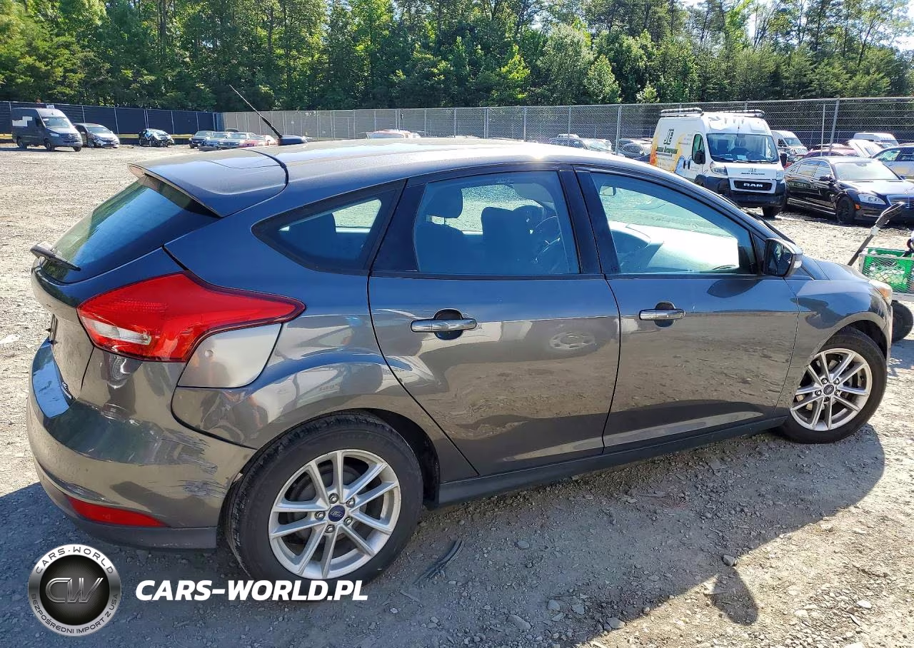 2015 Ford Focus Se VIN:1FADP3K26FL222777 - 3