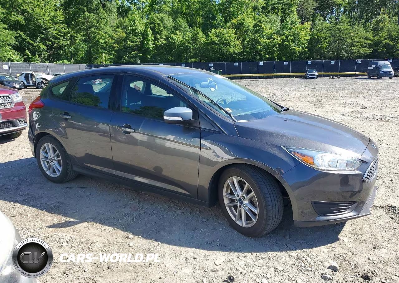 2015 Ford Focus Se VIN:1FADP3K26FL222777 - 4