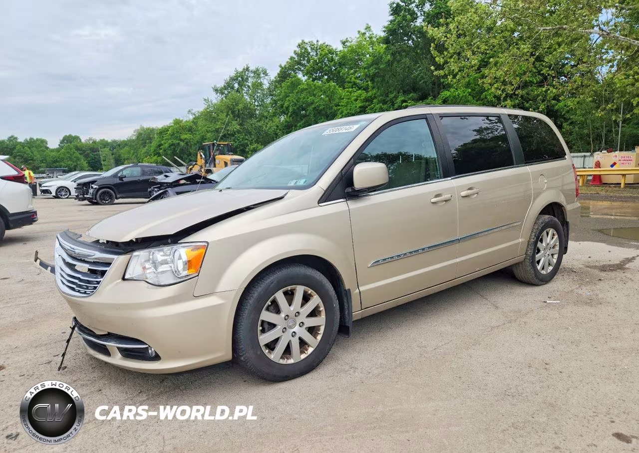 2015 Chrysler Town & Country Touring – zdjęcie 1 z 13