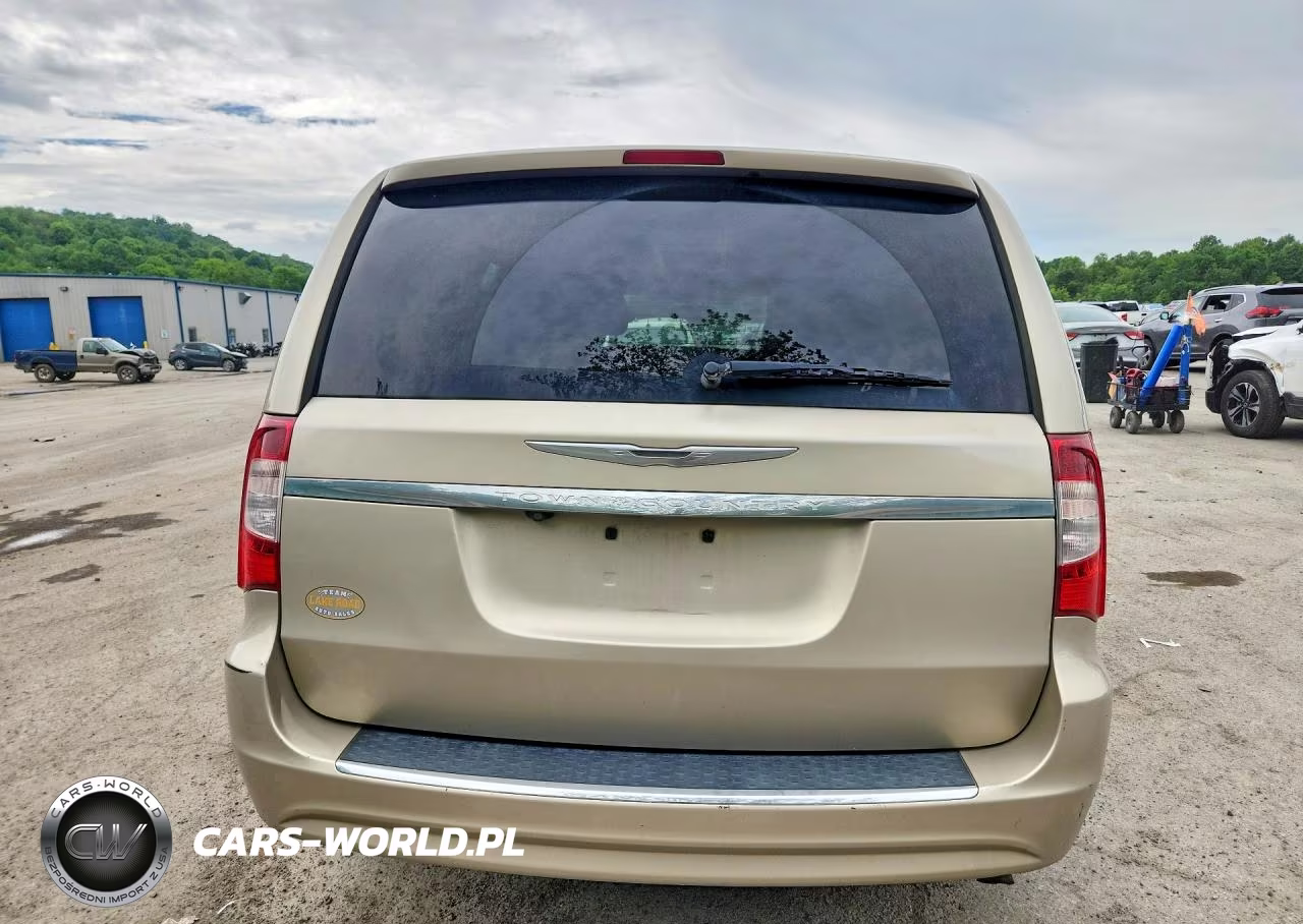 2015 Chrysler Town & Country Touring VIN:2C4RC1BG8FR561639 - 6