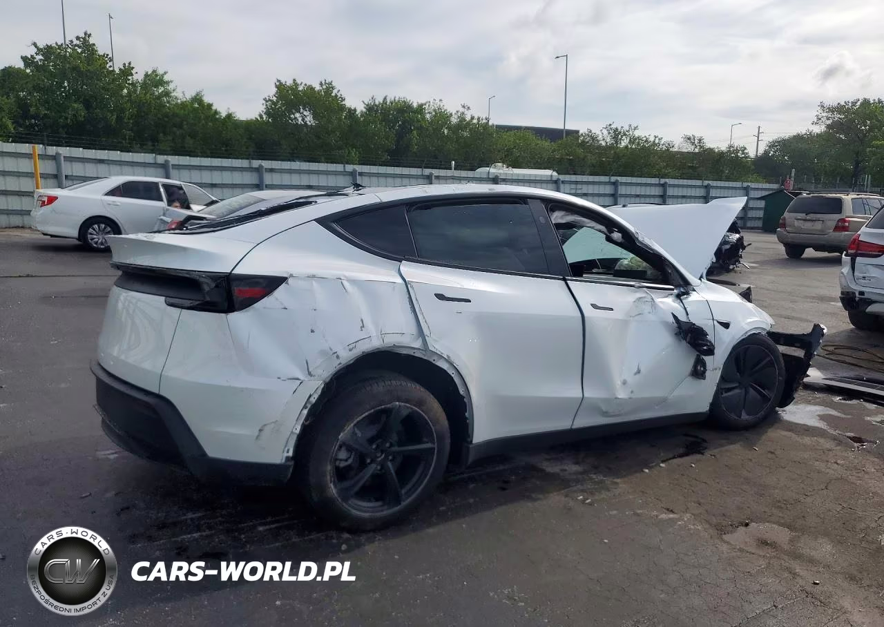 2026 Tesla Model Y VIN:7SAYGDED6TA644142 - 3