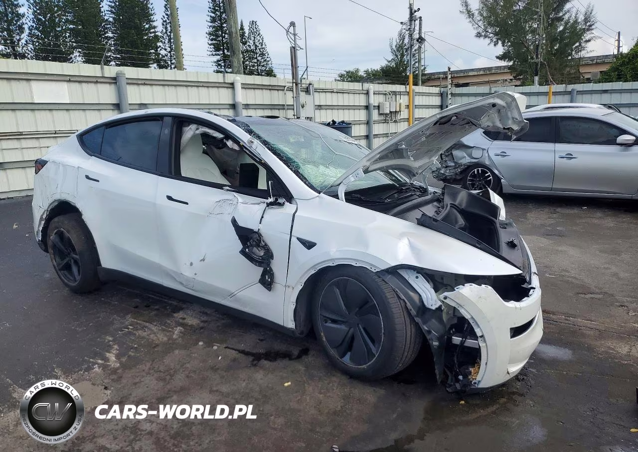 2026 Tesla Model Y VIN:7SAYGDED6TA644142 - 4